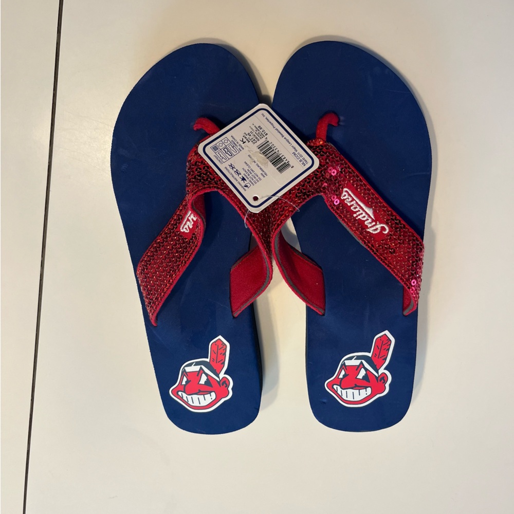 Cleveland Indians sparkly flip flops NWT Chief Wahoo women’s medium 9-10